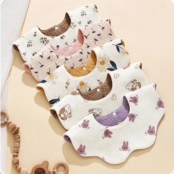 Set di 5 Bavaglini per Neonati, Realizzati in Puro Cotone Garzato, con Motivi Carini, Morbidi e Delicati sulla Pelle, Utilizzabili su Entrambi i Lati come Panni per la Saliva