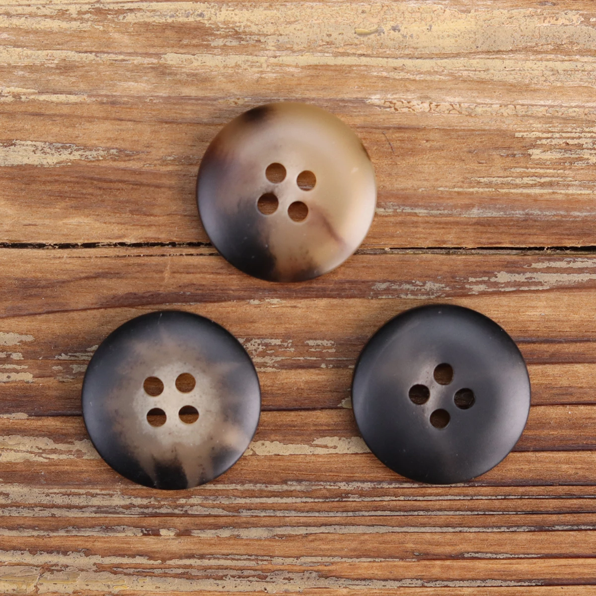 10pcs Classic Matte Polyester Buttons 4 Hole Mens Suit Jacket Pants All Sizes Beige Brown Black Knitting Sewing Button
