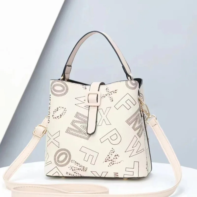 

Hot Selling Bag for Women 2023 New Fashion Trend Simple and Atmospheric Personality One Shoulder Crossbody Bucket Bag for Women