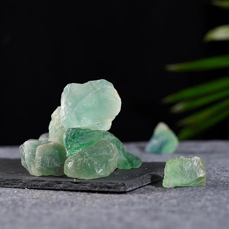 thumbnail image 1 of Piedra de labradorita de cristal natural en bruto, cuarzo rosa, piedra preciosa en bruto para chakras, espécimen mineral, curación Reiki, decoración para el hogar y el acuario, 1 of 5