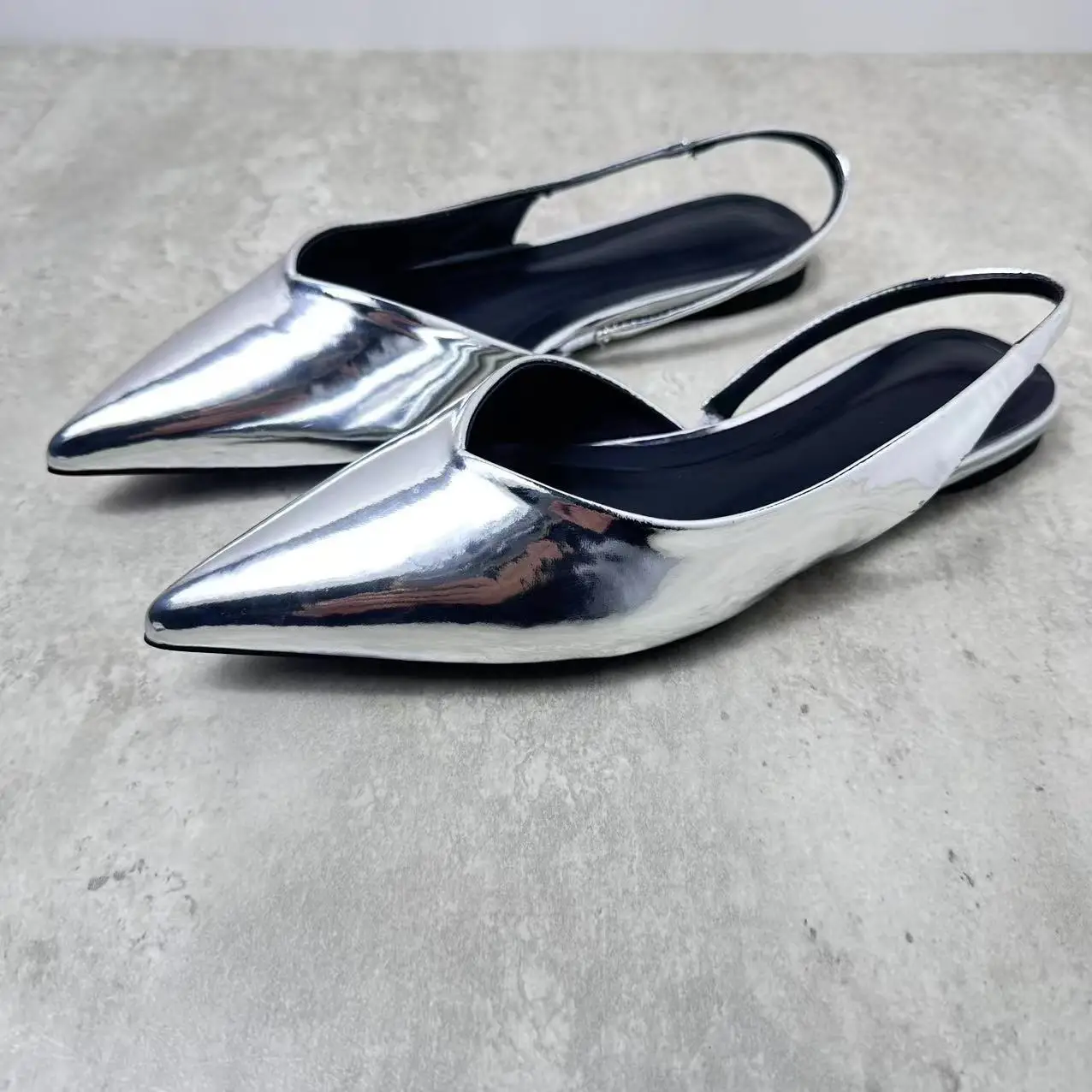 

2024 New Women's Shoes Fashion Temperament Painted Flat Shoes With Pointed Shoes Flat Sandals.
