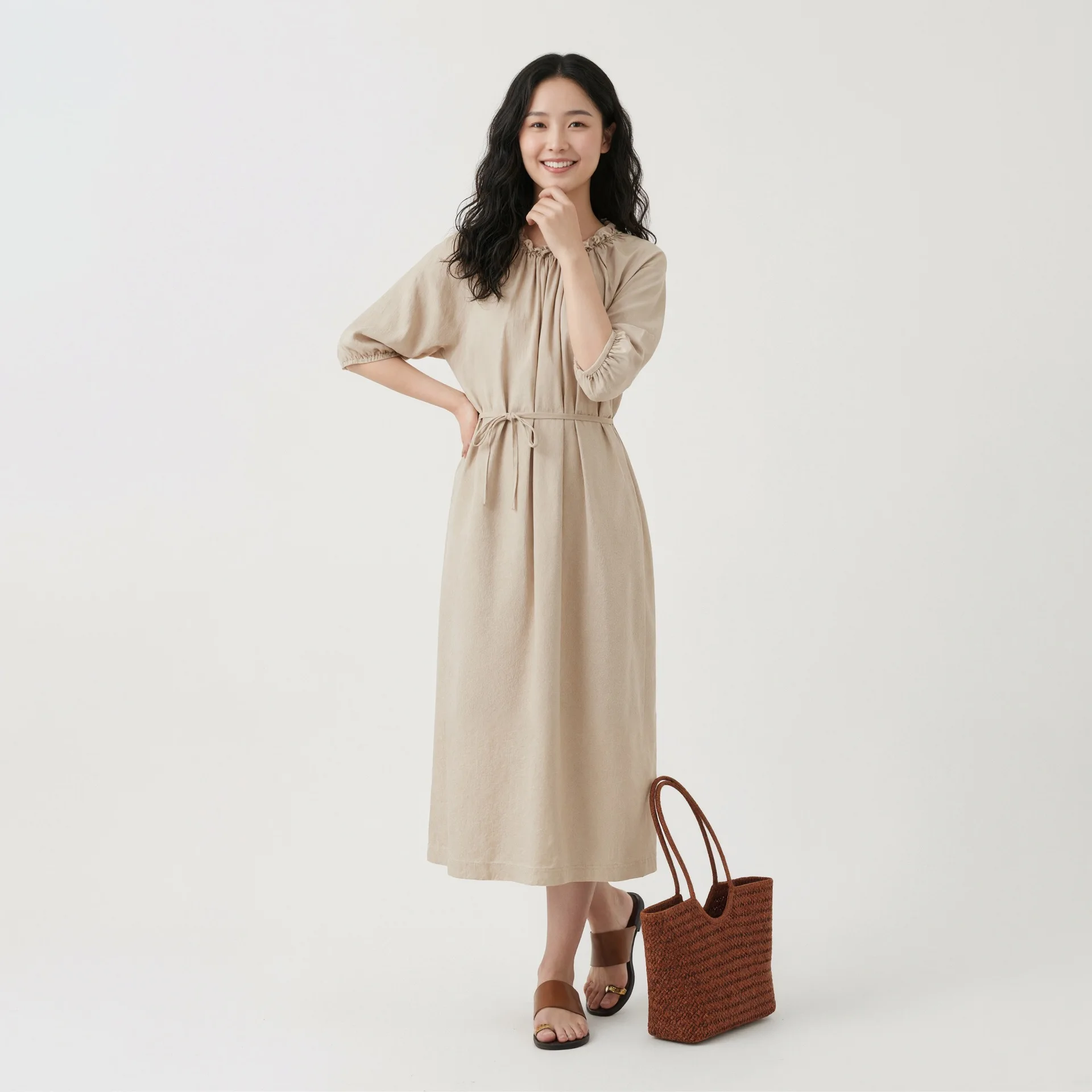 Frühlings- und Sommer-Damenkleid in Unifarbe mit Gürtel, schwarzer Spitze und eleganter Silhouette