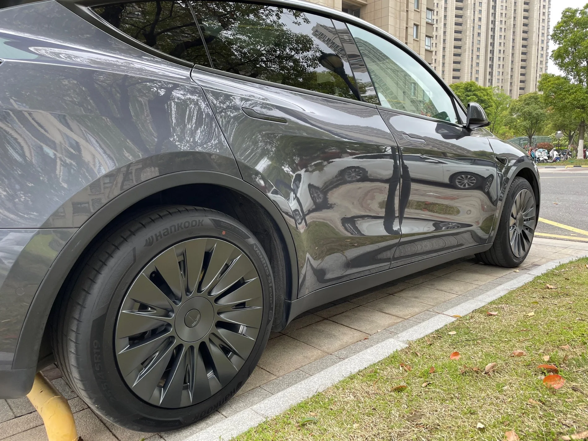 Wheel Hub Covers 4PCS For TESLA Model Y 19 Inches Full Coverage Blade