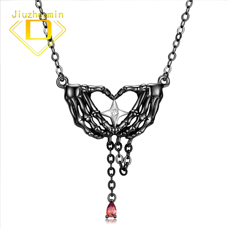 

Hip Hop Punk Original Design Hand Holding Star Necklace Clavicle Chain 925 Silver Necklace Pendant for Men Women Halloween Gifts