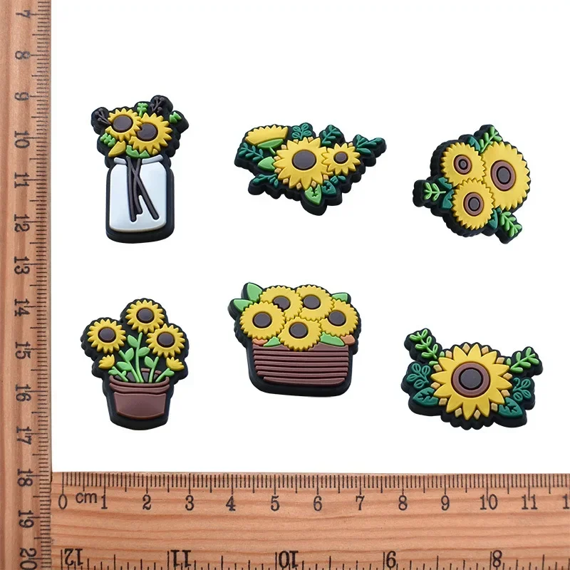 PVC Sonnenblumen-Gartenwerkzeug-Schuh-Charms, Accessoires und Dekorationen für Sandalen, Sneaker, Clogs – personalisiertes Geschenk für Männer und Kinder – Detail 2