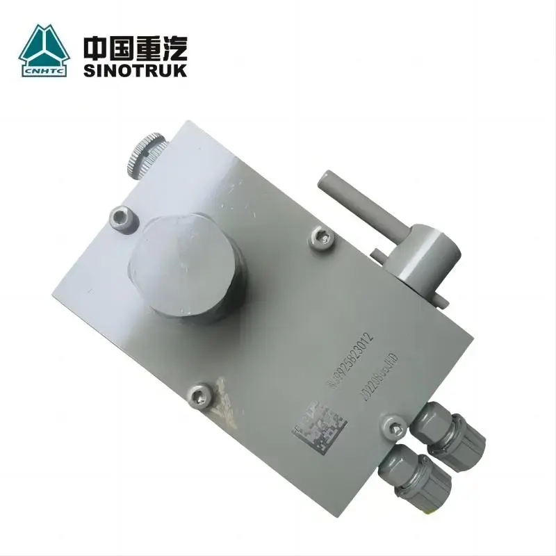 HOWO T5G Truck Parts Original Quality TGA Left Manual Oil Pump WG9925823012 Lift Pump For SINOTRUK Parts HOWO