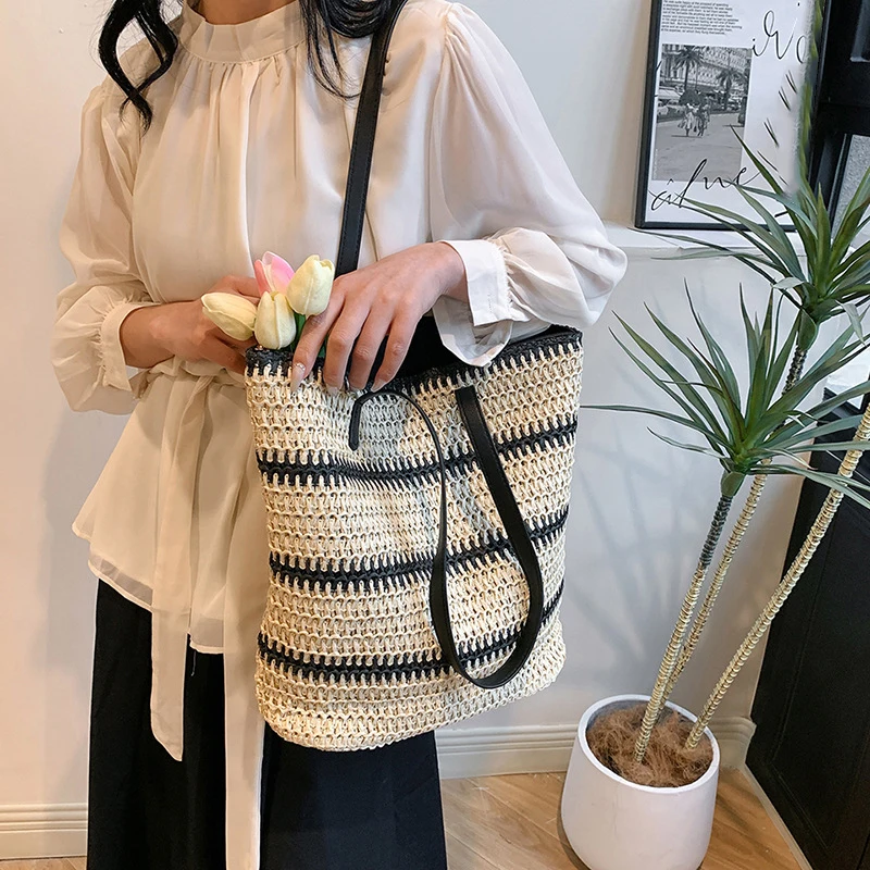Women's Classic Straw Bag Summer Beach Shoulder Bag Weaving Straw Woven Bag Tote Foreskin Shoulder Strap Handmade Woven Bag