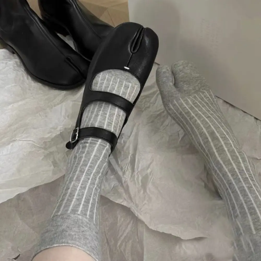 Split Toe Socks Women's Tabi Socks Japanese Harajuku Cotton Soft Two-Toed Combed Solid Color