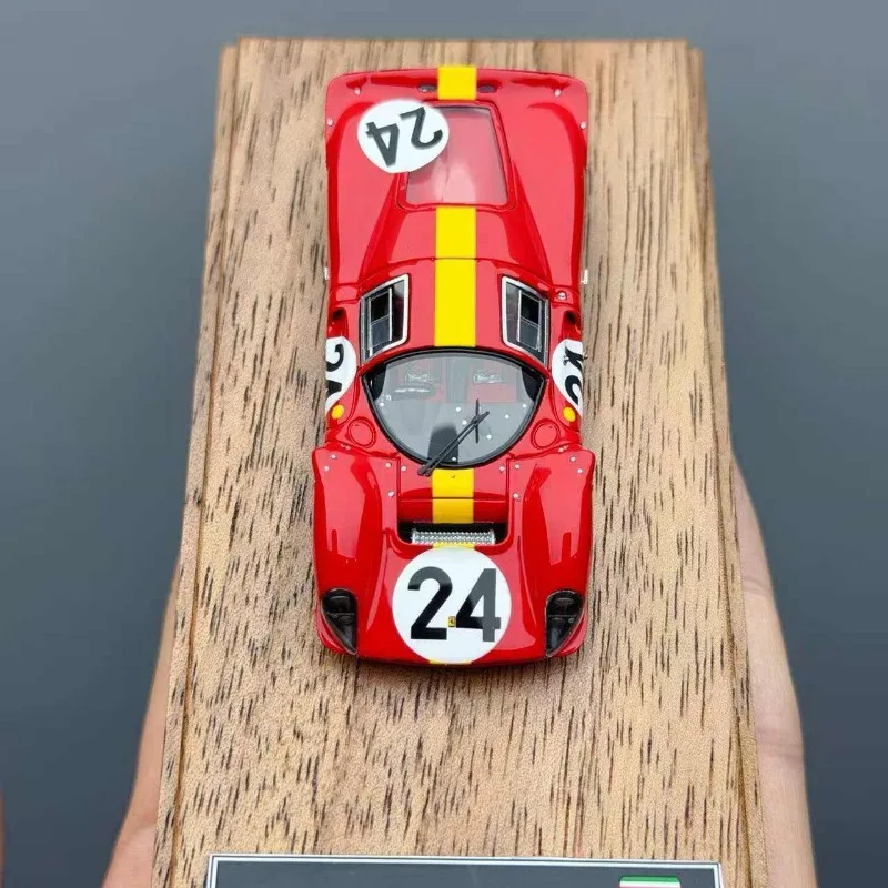 DMH 1:64 330P4 412P 1967 데이토나 24시간 르망 경주용 자동차 모델 - 정적 레진 복제품 - 소년 선물 장난감 컬렉션 장식품