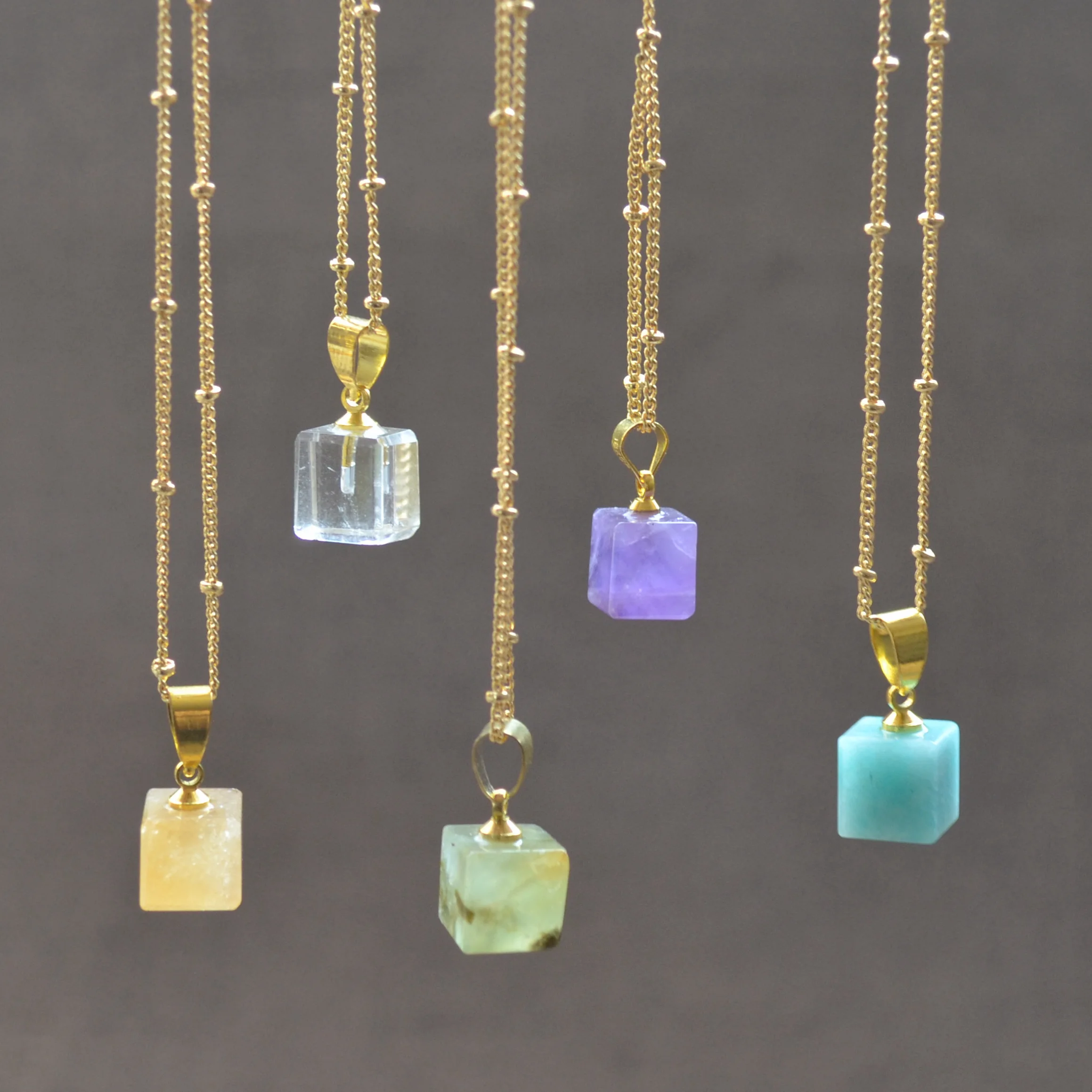 

Натуральный прозрачный кварц/Аметист/Амазонит квадратный кулон ожерелье Модные женские ювелирные изделия