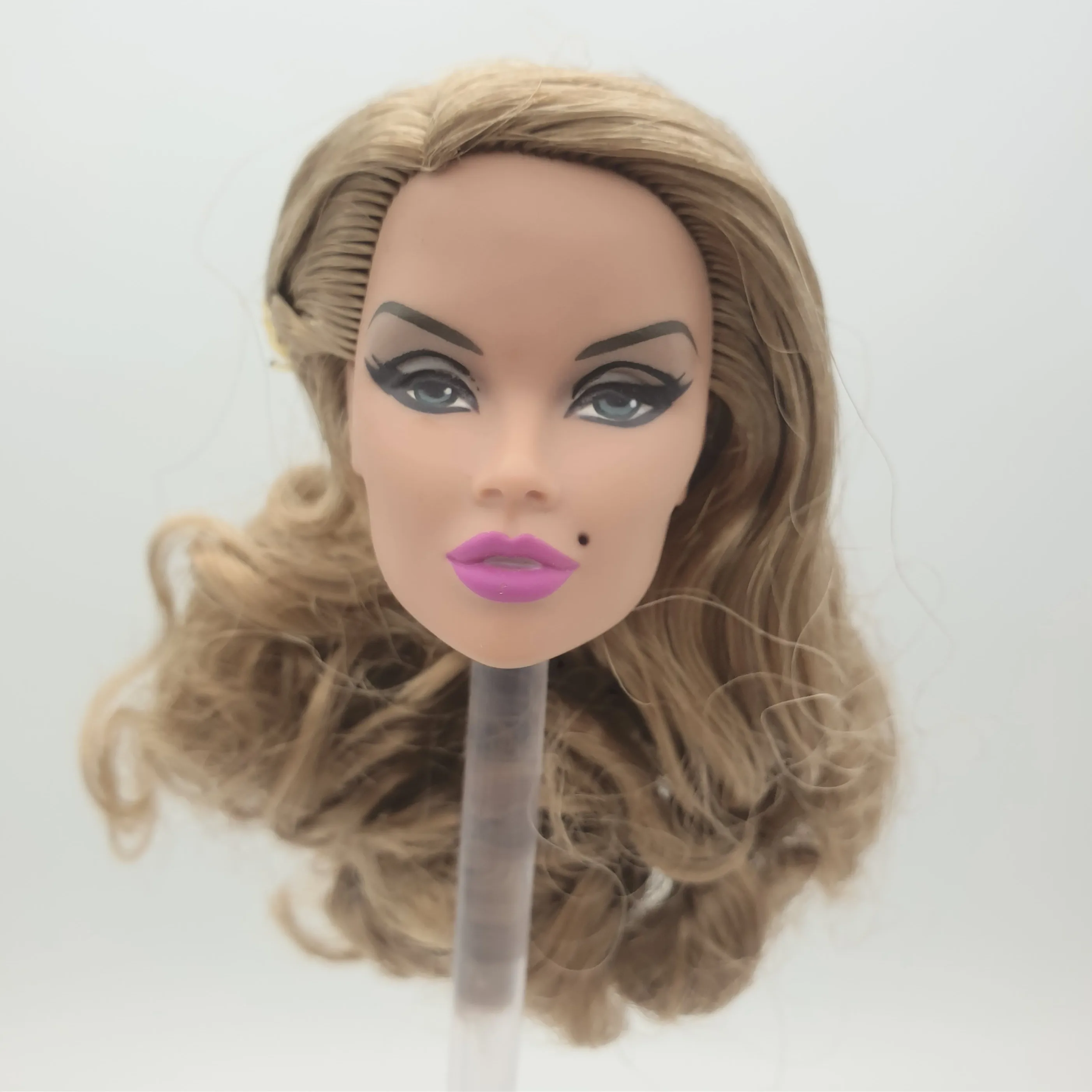 

Fashion Royalty Refinement Vanessa Perrin 3.0 Ash Blond Hair Integrity Doll Head