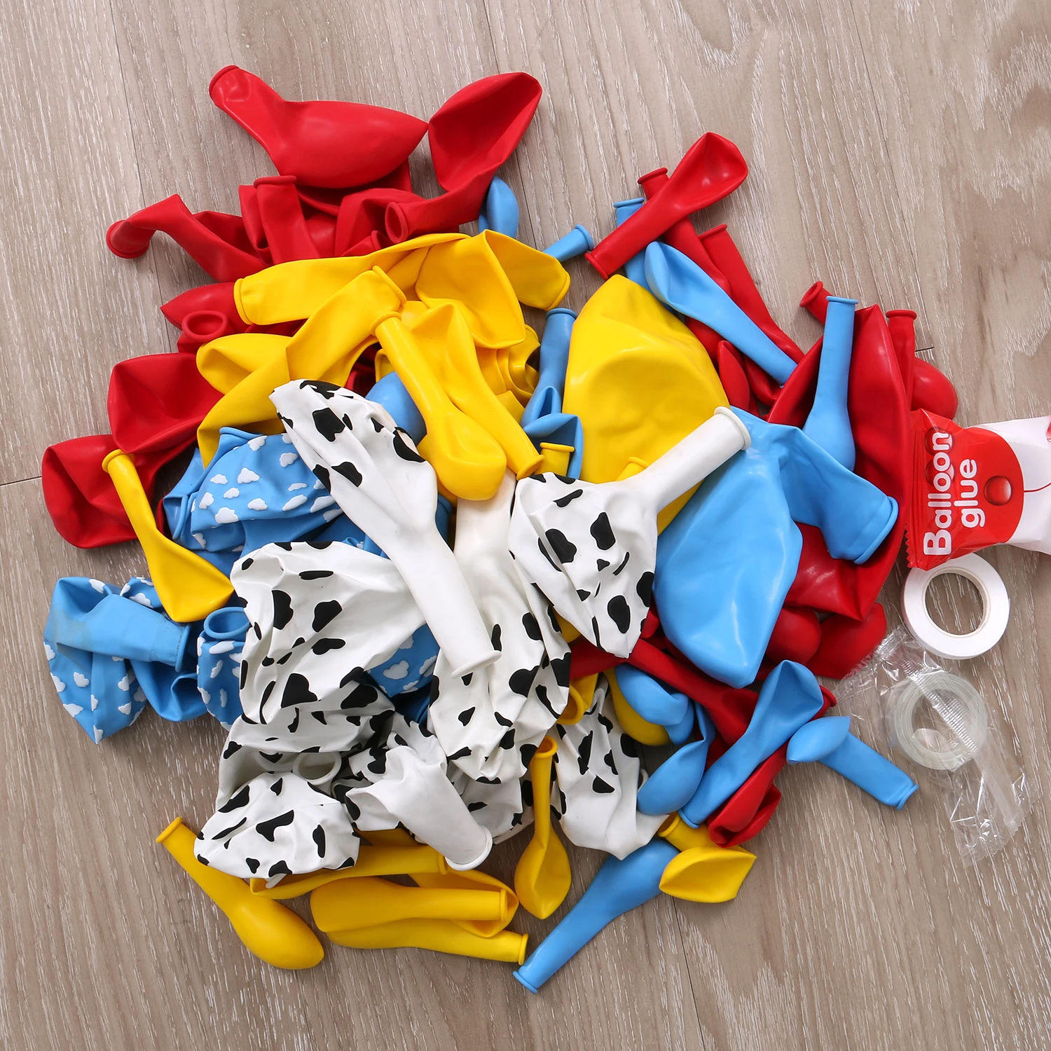 Spielzeug-Ballonbogen-Set für Jungen-Geburtstag, Duschdekoration mit Wolken- und Kuh-Motiv, Geburtstagsparty-Zubehör – Detail 3