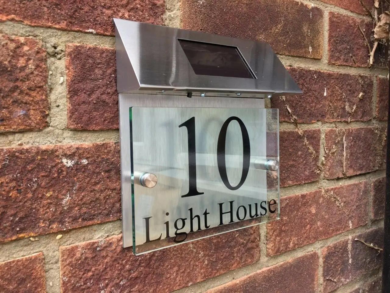 MODERN HOUSE SIGN PLAQUE DOOR NUMBER GLASS ACRYLIC ALUMINIUM SOLAR LIGHT 