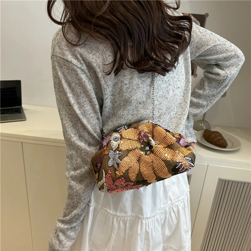 Borsa da sera per donna Borse con design a catena con paillettes Elegante pochette per banchetti Borsa in lino floreale Borse da polso da donna Portafoglio da donna - immagine 3