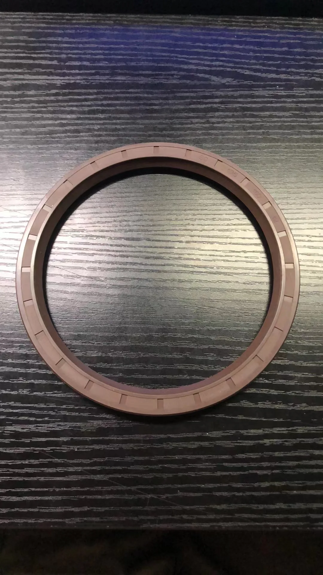 Масляные уплотнения SC 135X160X12 Viton Brown в наличии