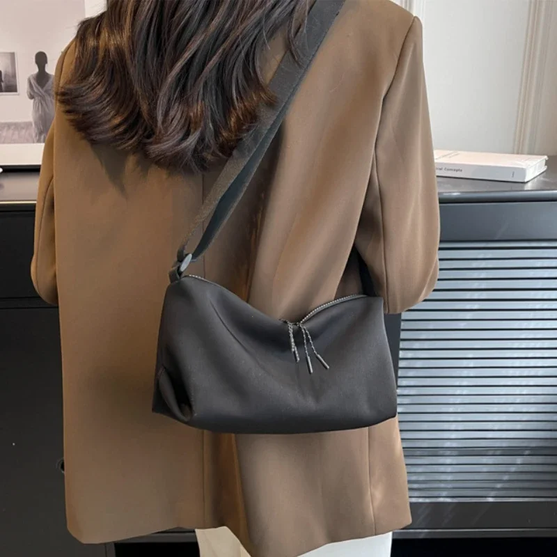 Women's Mini Casual Small Satchel Crossbody Bag Korean Simplified Nylon Shoulder Bag Lightweight Solid Color Travel Dumpling Bag