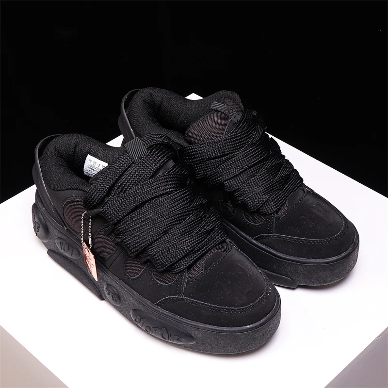 Women's Cricket Shoes Flat Running Jumping Wear-resistant Cushioned Sneakers