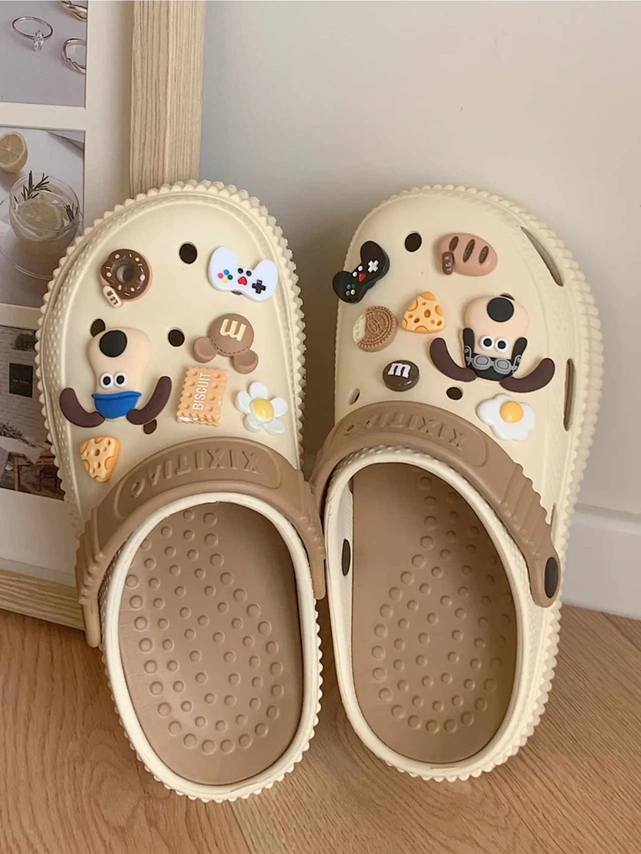 Cute Cartoon Dog Hole DIY Garden Shoes Women Wear EVA Thick Sole Slipper Man Beach Shoes In Summer Sandals For Couples