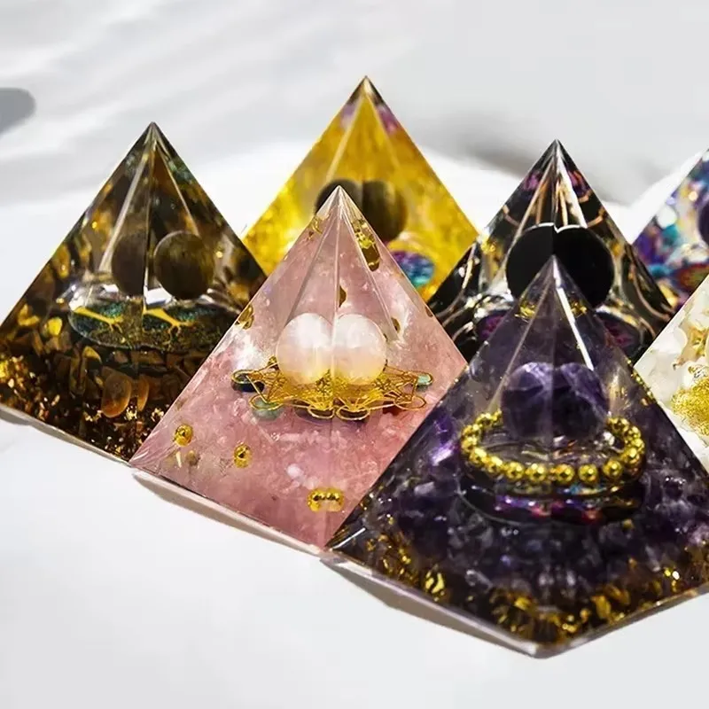 Crystal Pyramid Orgonite Pyramid Natural Stone Healing Crystals Energy Generator Healing Reiki Chakra Meditation Ornaments Crafts 5*5cm