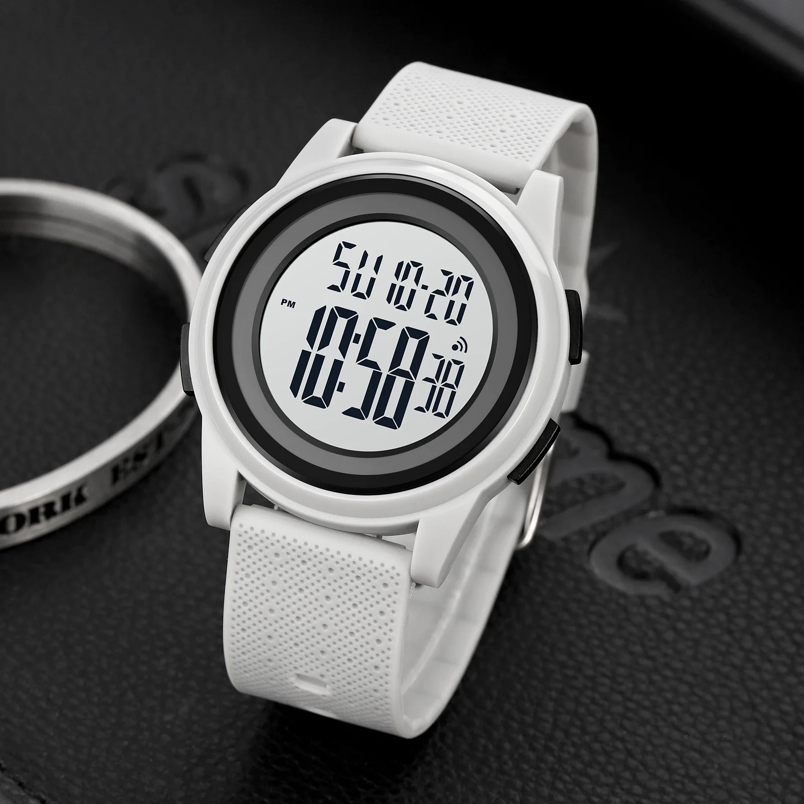 SKMEI 1895  Digital Wristwatch relogio masculino Casual Countdown Sport Watches Men LED Light Chrono Alarm Clock 5Bar Waterproof 3