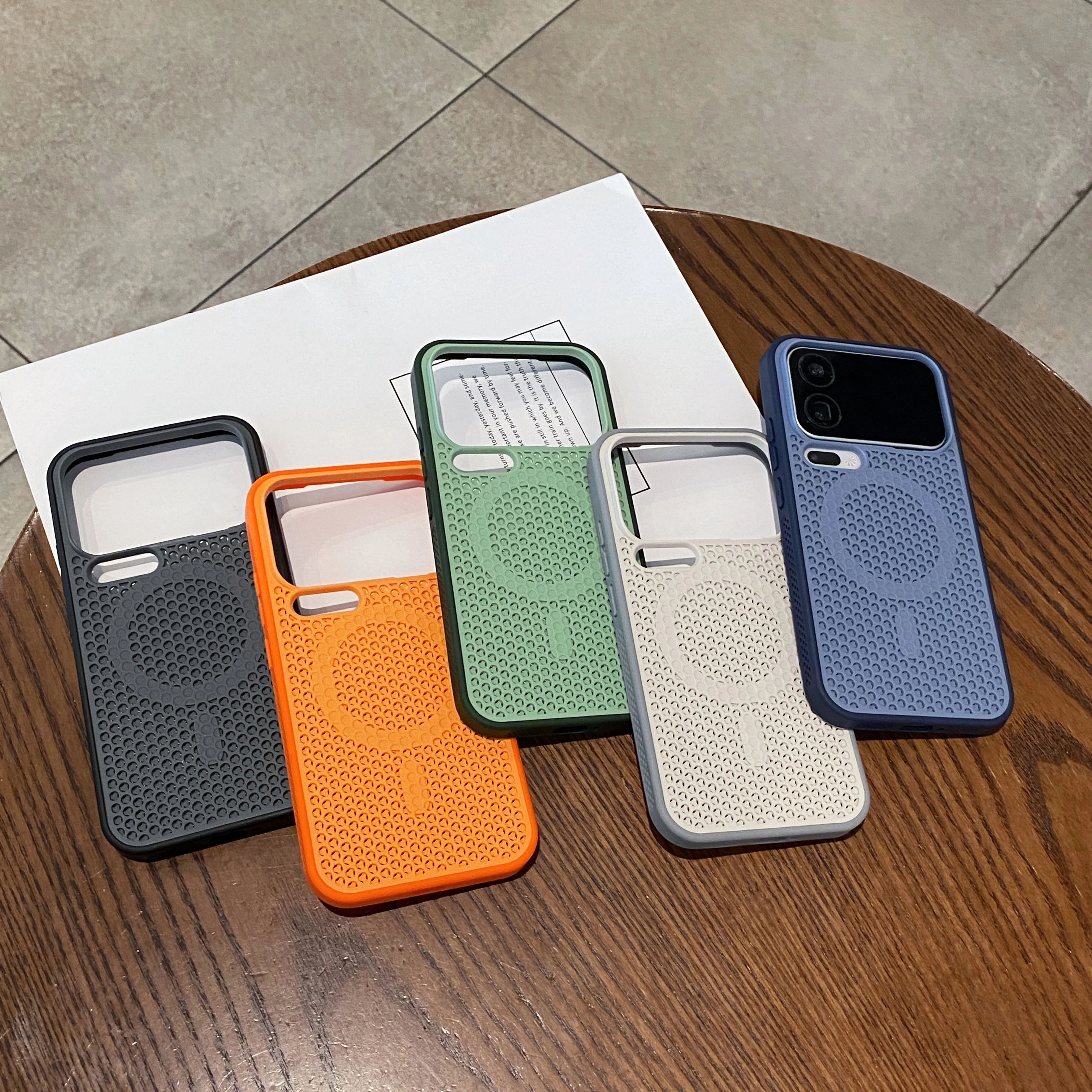 Magnetic Cooling Heat Dissipation Breathable Mesh Phone Case with Hard Back Cover