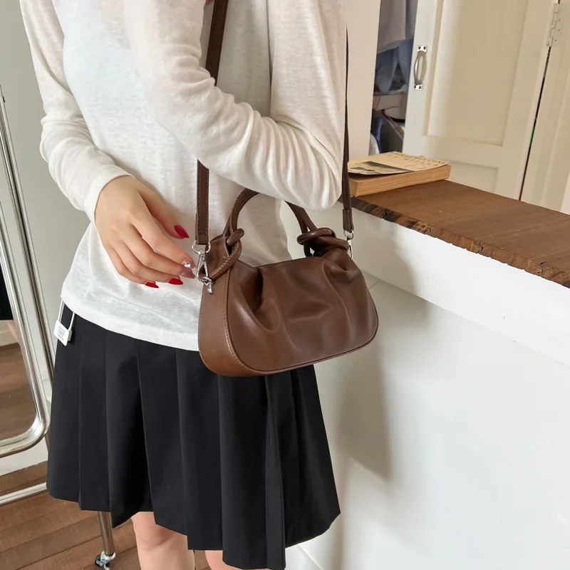 Fashion Handbag Women's 2025 New Korean Version Trend Popular Versatile Small Square Bag Sense Niche Simple Messenger Bag