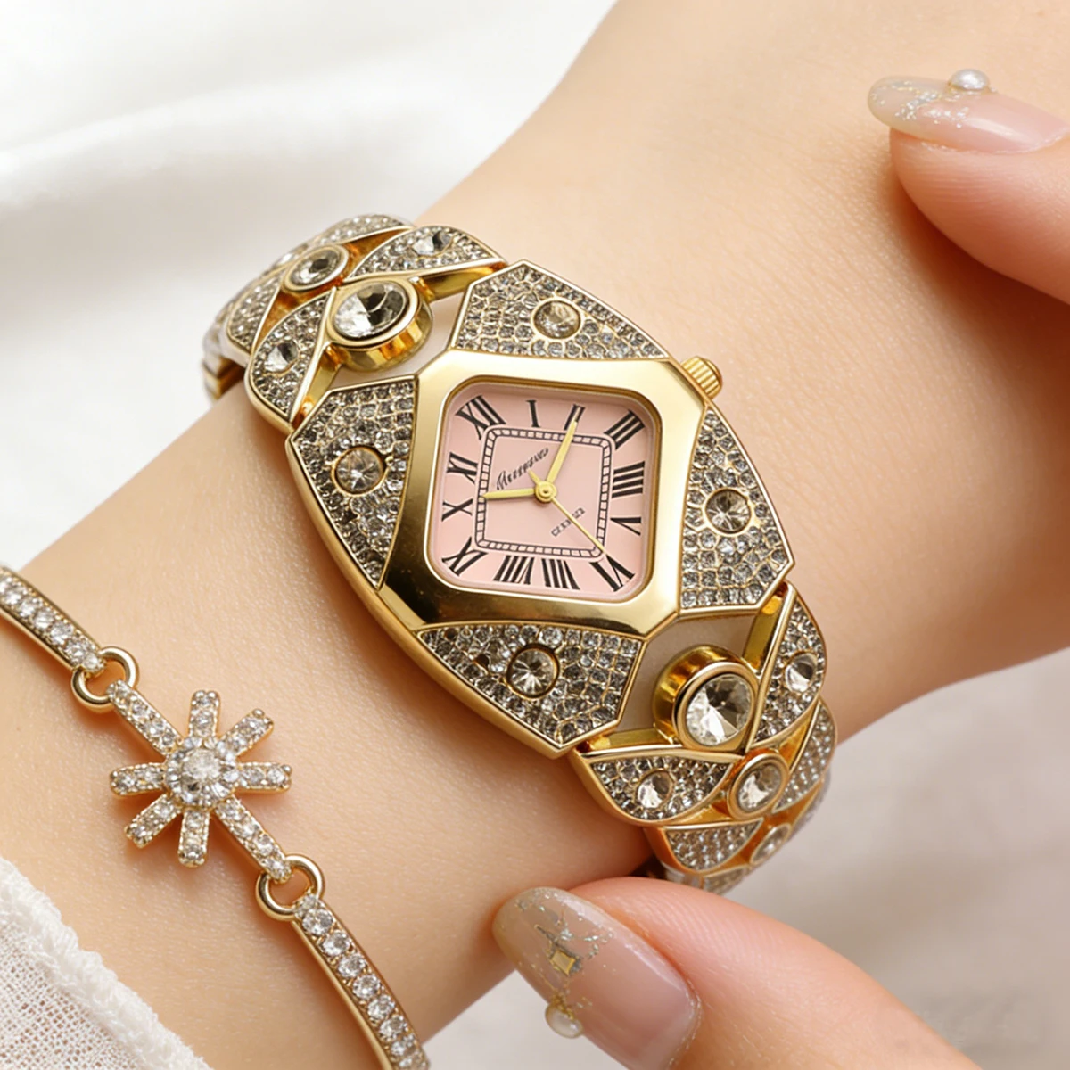 Women's Bracelet Quartz Watch with Diamonds, Fashionable and Casual Style, Versatile and Elegant Wristwatch, Simple Design That Goes with Any Outfit - 3