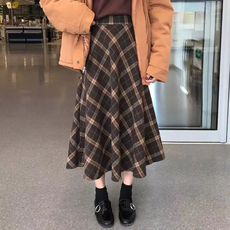 

Loose Vintage High Waist A-line Long Skirts 2023 Korean Fashion Retro Cloth Woolen Plaid Skirt for Women Autumn Winter T605