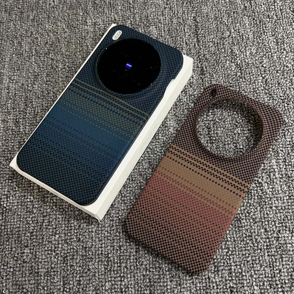 Ultra Slim Carbon Fiber Pattern Magnetic Phone Case with Wireless Charge Capability