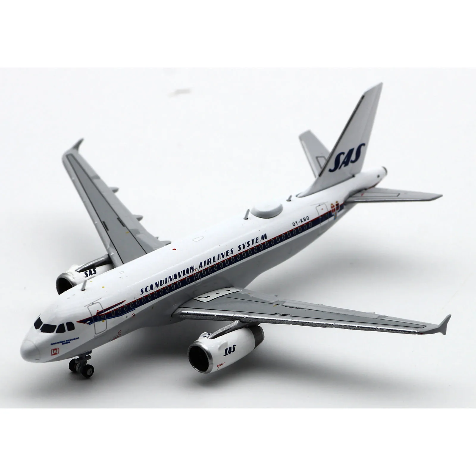 スカンジナビア航空 A319-100 OY-KBO 1/400 スカンジナビア航空 A319-100 OY-KBO 1/400