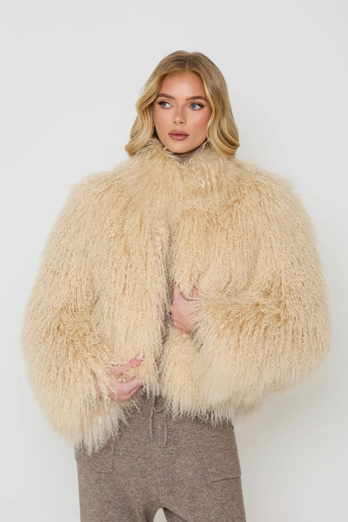 Women's Winter Warm Genuine Mongolian Sheep Fur Coat – Short