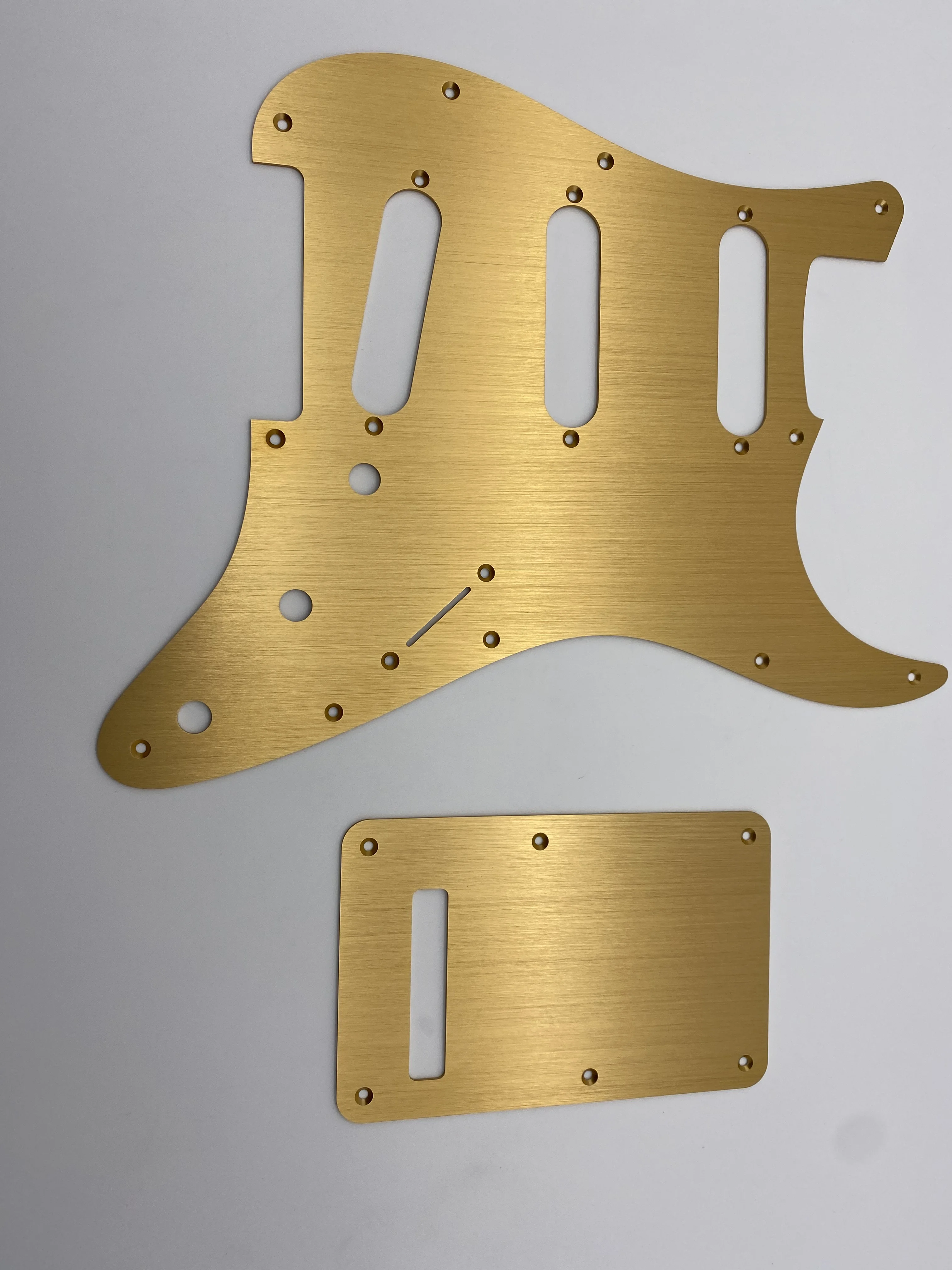 エレキギターのピックガードの金属彫刻 ギターガード 11 穴