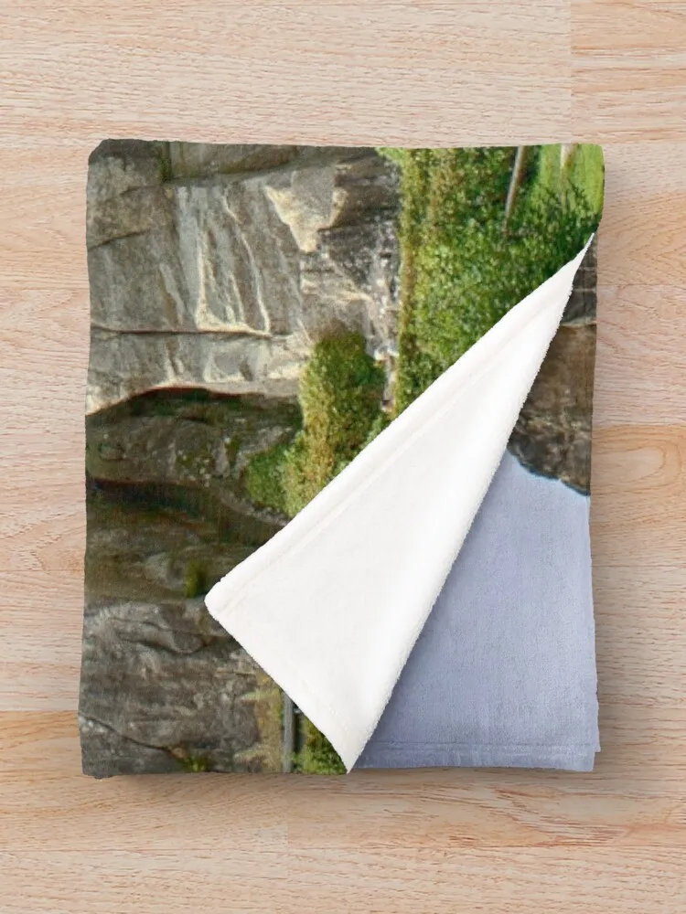 ���� Teutoburg ������ Extersteine ���, �� ���� ���, ǫ���� �Ϳ��� �Ӹ�ī��