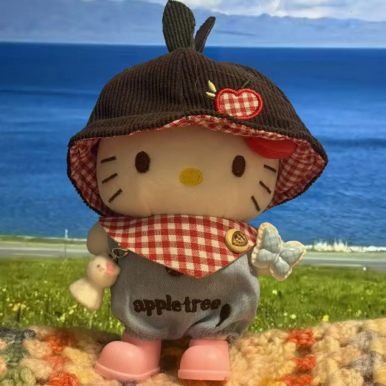 S95a2b6c8f54f40d0ae3f4cf49b25749fc - Hello Kitty Merch