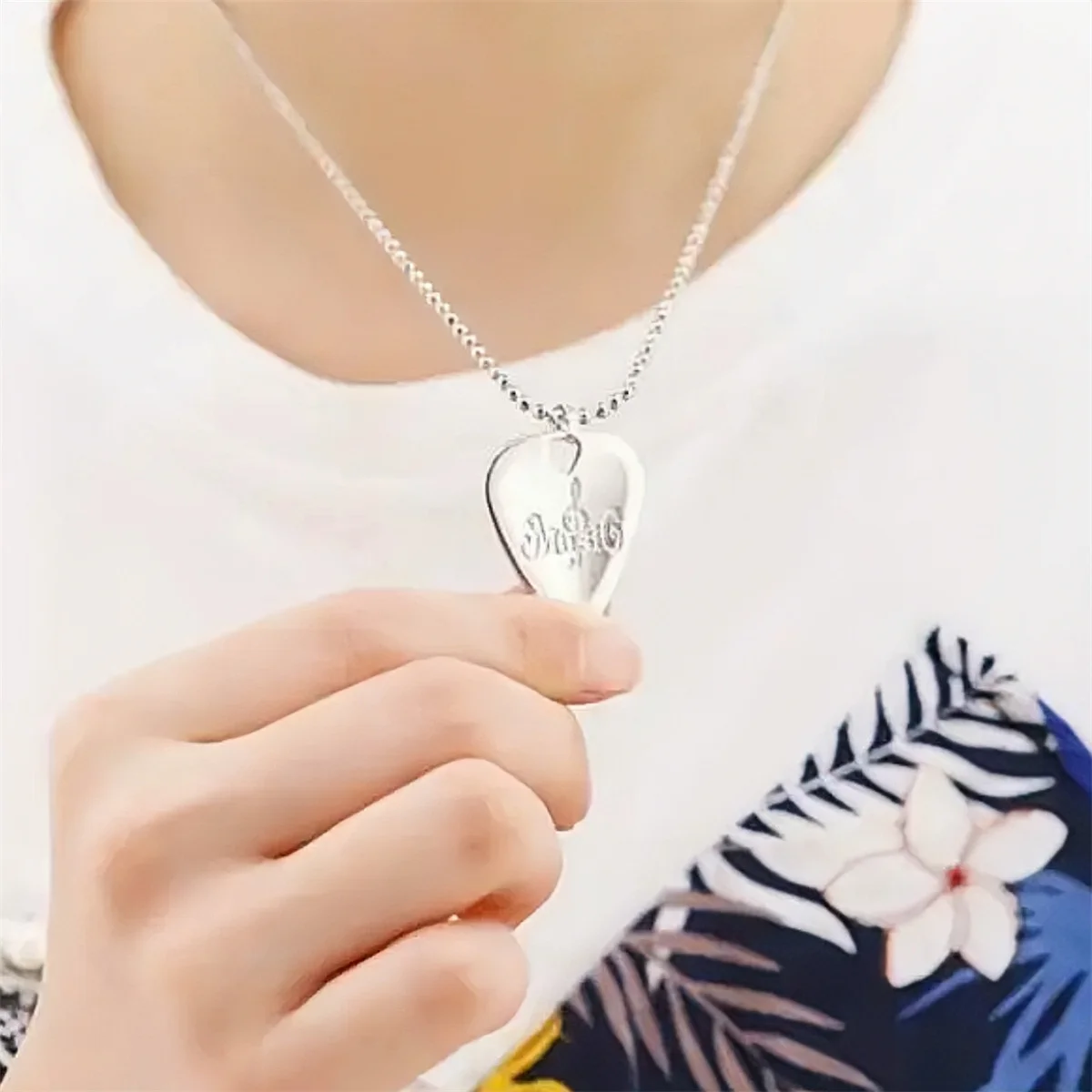 Guitar Plectrums Metal Zinc Alloy 1pcs Electric Bass Acoustic With Hole Necklace Pick