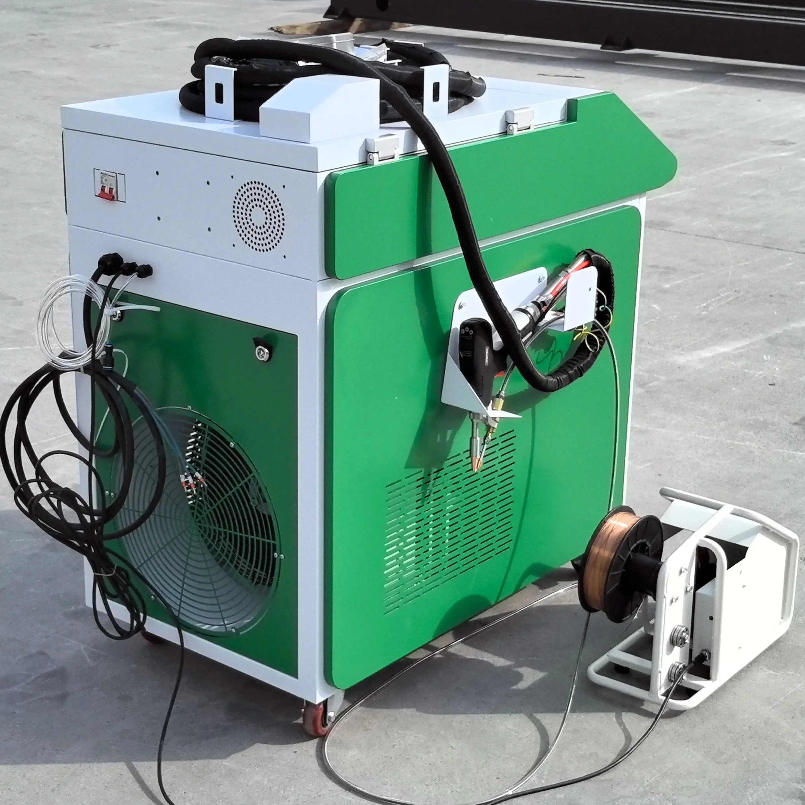 Manual Laser Cleaning Machine for Rusty Paint Coated Aluminum 1500W 2000W 3000W 3 In1 Laser Welder Metal Soldering