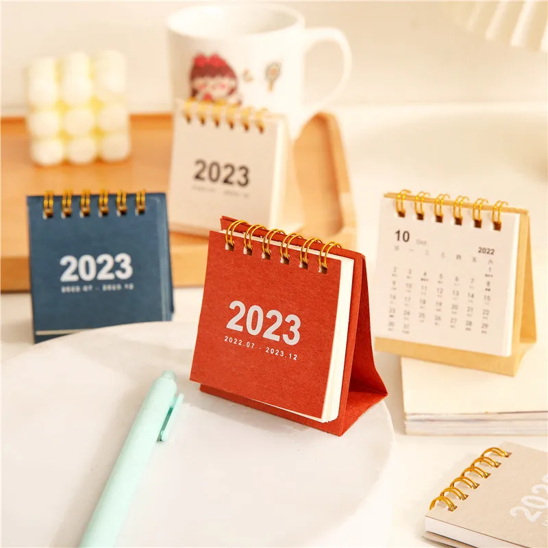 Mini calendário para mesa de 2022, portátil, com estampa de desenho  animado, calendário diário para presentes de estudantes – 4# :  : Papelaria e Escritório