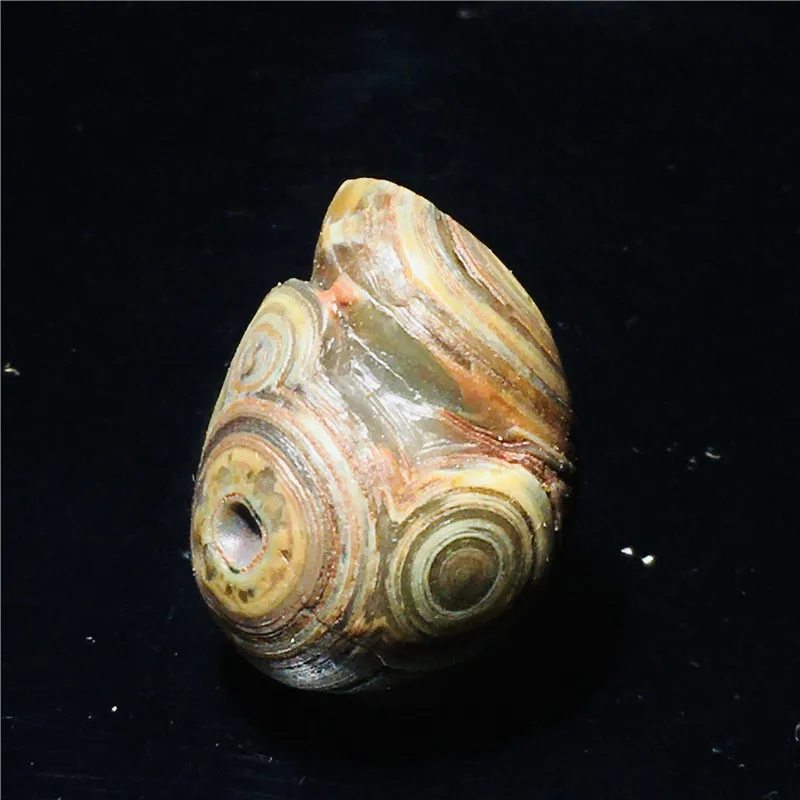 Natural Mongolian Beautiful Color Agate Eye Stone Boutique Alxa Gobi Agate Original Stone Pictogram Coin Stone Shape Picking up