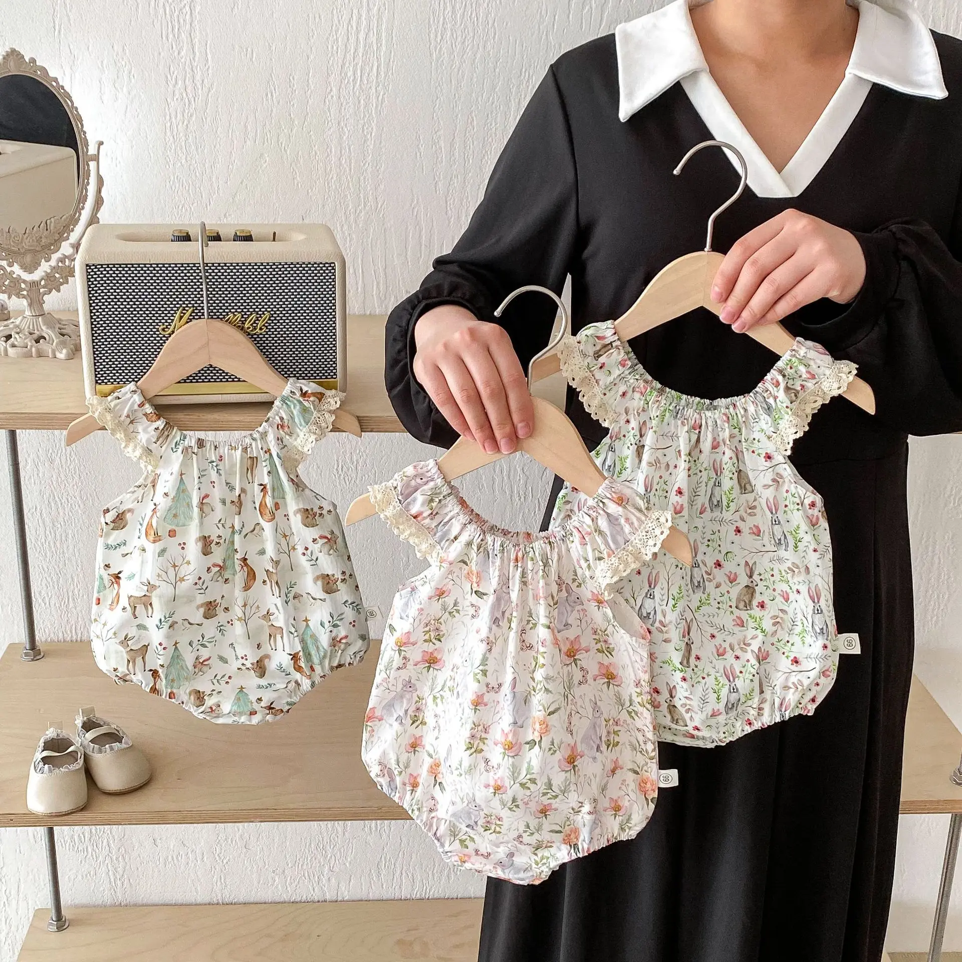 

Newborn Baby Girls Cartoon Floral Sleeveless Bodysuit Summer Cute Toddler Girl Onesie Cotton Infant Girls Sling Jumpsuit Clothes
