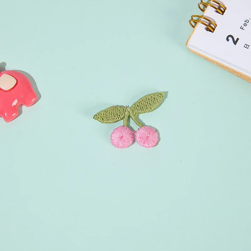 50PCS 새로운 니트 자수 미니 체리 스티커 의류 액세서리 DIY 어린이 체리 헝겊 패치 도매