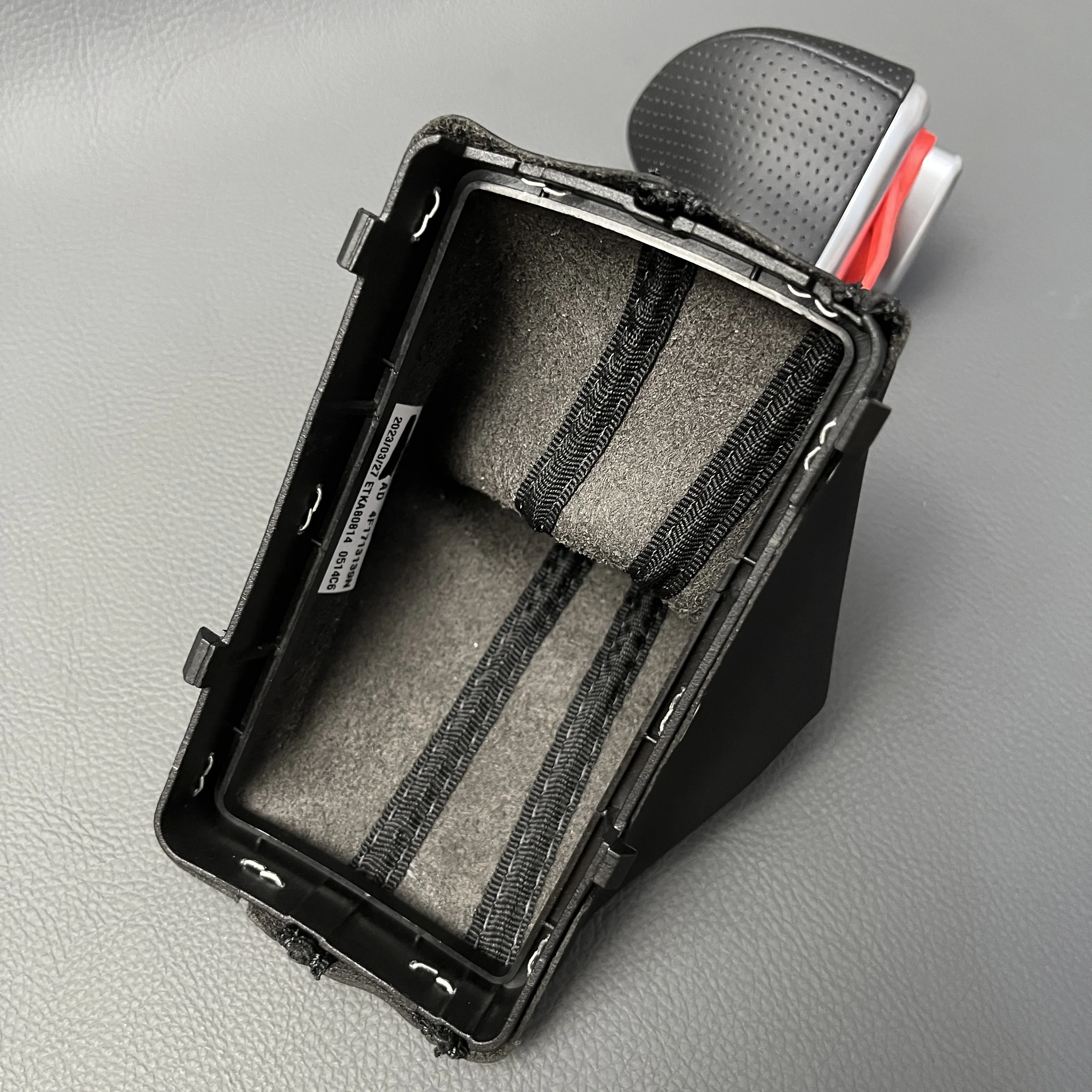 High Quality Auto Automatic Gear Shift Knob For Audi A6 C6 A4 B8 A5 Q5 Q7 2009 2010 2011 2012 2013 2014 4G1713139R – Detail 6