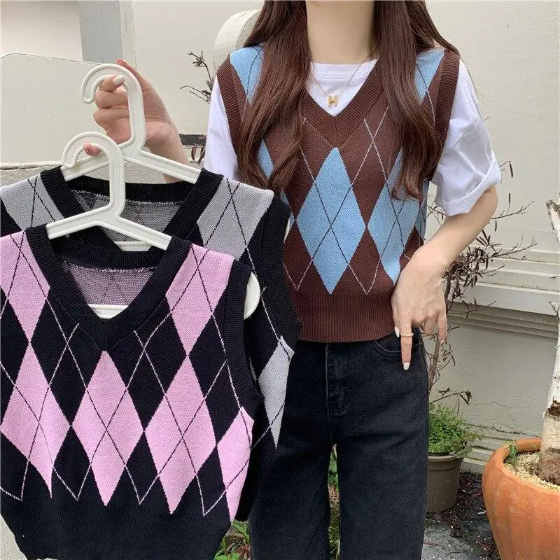 

Women's Vest New Style Diamond Shape Contrasting Colors Autumn And Winter Sweater Vest Tops