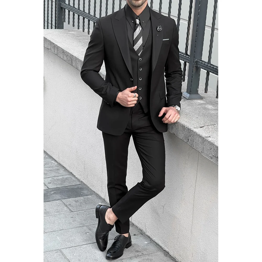 

Elegant Solid Black Men Suits 3 Piece Chic Peak Lapel One Button Outfits Fashion Business Casual Party Wedding Tuxedo Slim