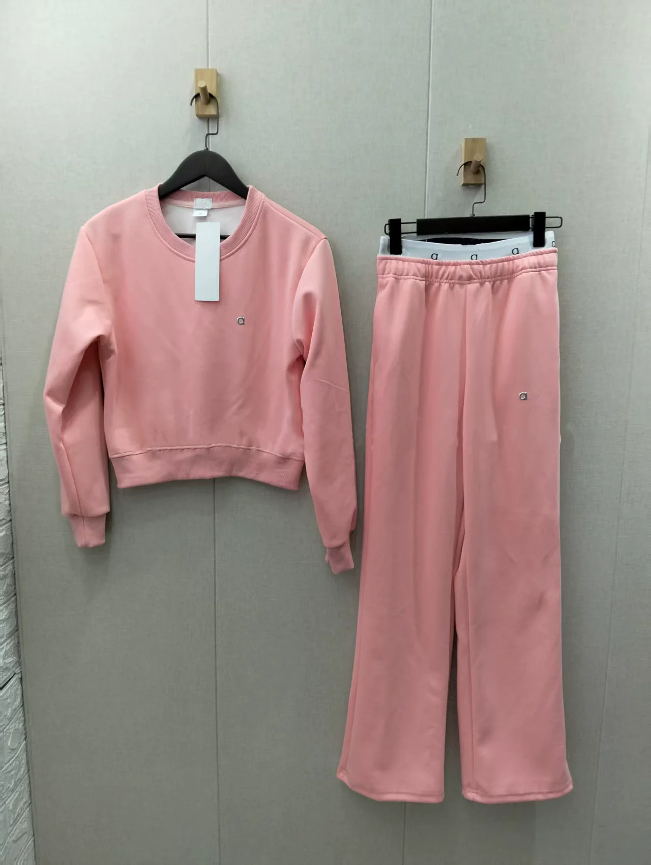2025 Autumn/Winter New Women's Round Neck Sports Top Wide Leg Pants Casual Sports Daily Versatile Set 1