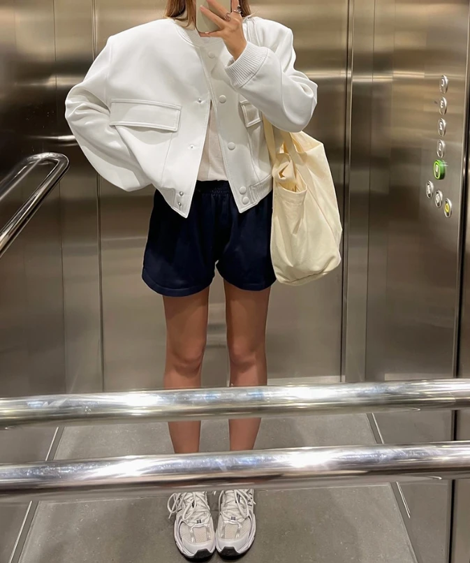 Рисунок 2 - Женская Осенняя однобортная куртка