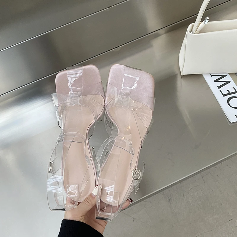 Рисунок 6 - Женские сандалии с квадратным носком ZOOKERLIN