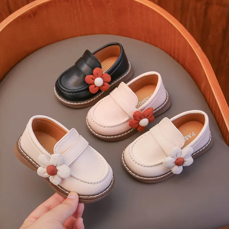

Baby Girls Walking Shoes with Cute Flower 2024 New Kids Fashion Versatile Princess Shoes for Party Wedding Elegant Temperament