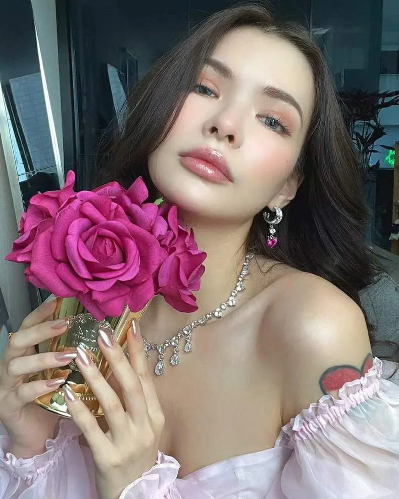 Earrings Fashion Temperament Light Luxurious Heart Color Asymmetrical Cute Piercing Aretes De Mujer Pendientes Brincos Boucles