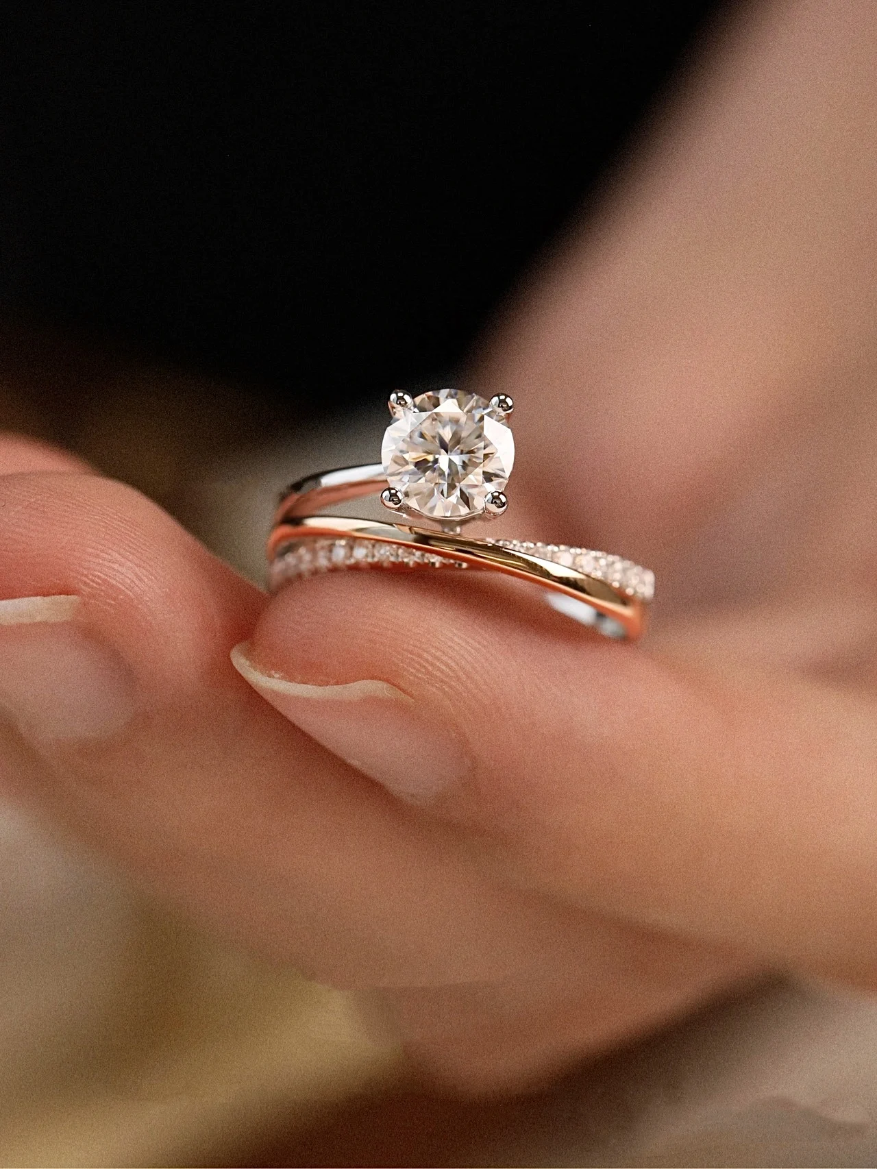 

Authentic Moissanite ring female sterling silver small luxury cold wind senior Moissanite diamond wedding ring