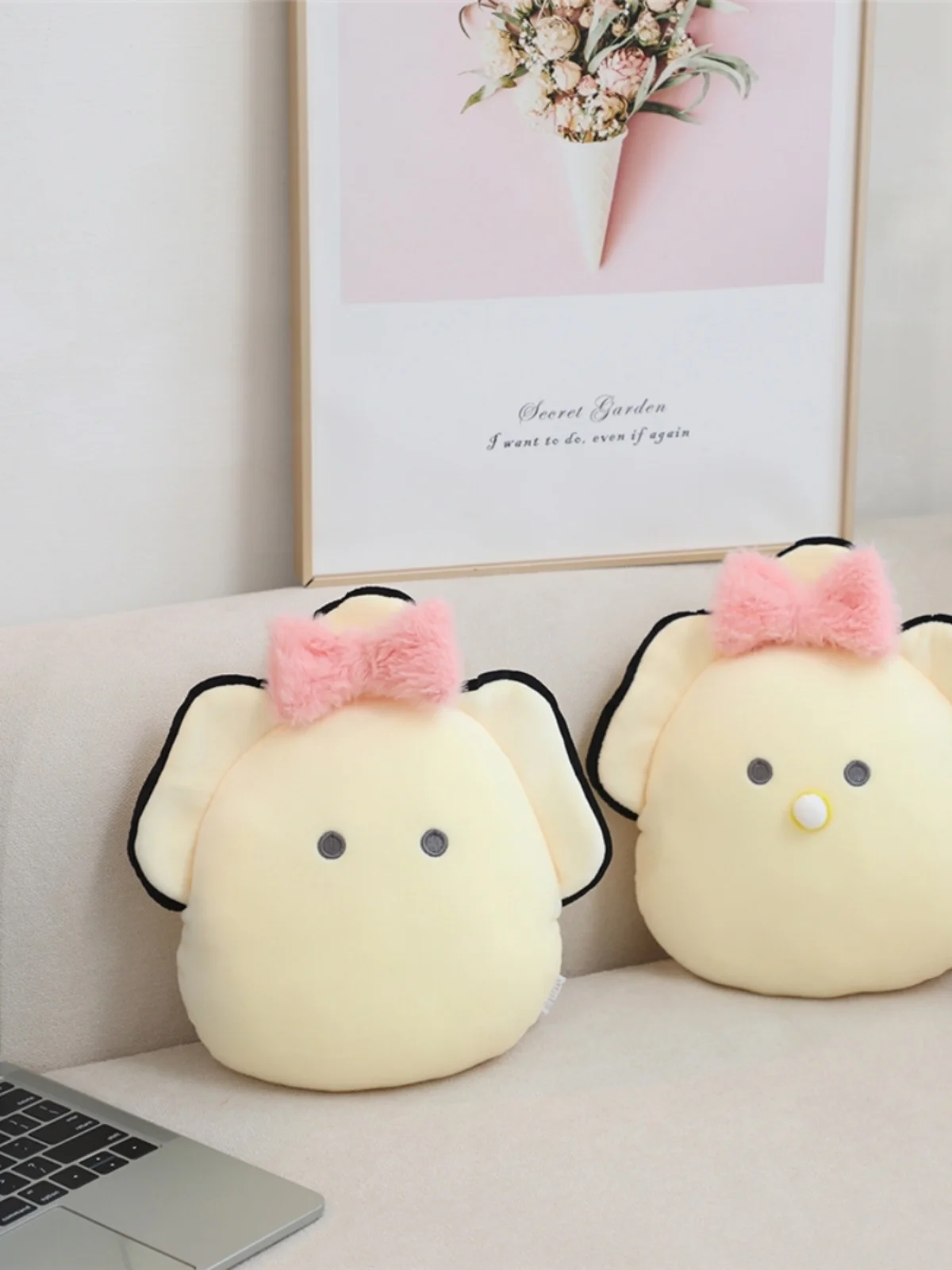 Cute Cartoon  ell Pillow Plu Toy Girl Doll Fabric Stuffed Animal Soft Cuddly Cuion Creative Home Decor Accories